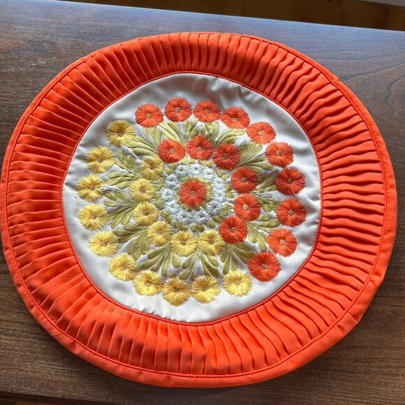 Vintage Handmade Round Yellow Orange Flowers Embroidery Cushion Pillow Cover 14" - Picture 1 of 4